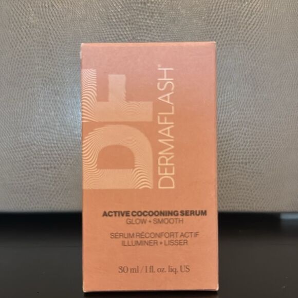 DERMAFLASH HYDRAFLASH COCOONING SERUM 
Smoothing, Firming + Depuffing Se… - Picture 3 of 6